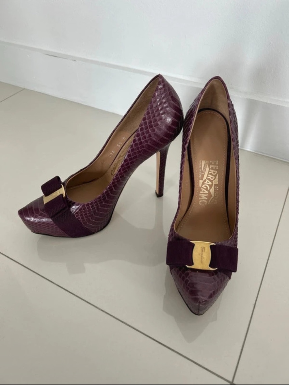 Salvatore Ferragamo Purple Textured Bow Pointed-Toe Pumps